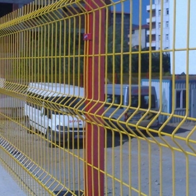 গ্যালভানাইজড স্টিল V বাঁকানো বাঁকানো 3d ঢালাই জাল বেড়া 1530 মিমি উচ্চতা